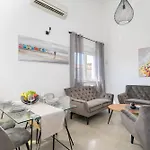 Appartement J&j New Modern Elegant With Balcony And Loggia - Free Private Parking Fast Wi-fi And 3 Air Conditioners