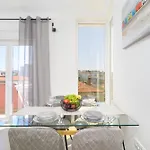 J&j New Modern Elegant With Balcony And Loggia - Free Private Parking Fast Wi-fi And 3 Air Conditioners *