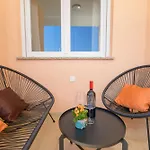 J&j New Modern Elegant With Balcony And Loggia - Free Private Parking Fast Wi-fi And 3 Air Conditioners Appartement *
