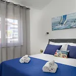 Appartement J&j New Modern Elegant With Balcony And Loggia - Free Private Parking Fast Wi-fi And 3 Air Conditioners
