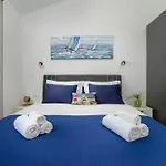 J&j New Modern Elegant With Balcony And Loggia - Free Private Parking Fast Wi-fi And 3 Air Conditioners Appartement