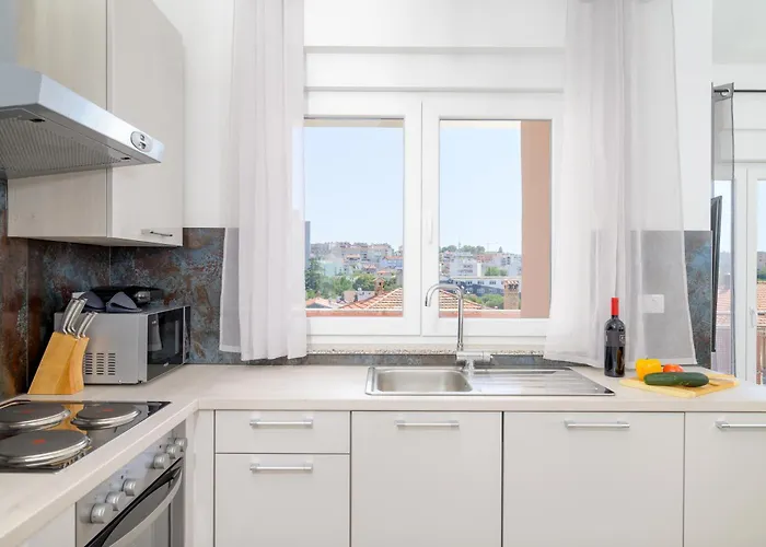 J&j New Modern Elegant With Balcony And Loggia - Free Private Parking Fast Wi-fi And 3 Air Conditioners 아파트
