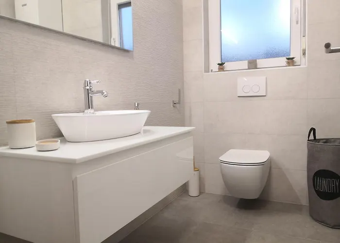 公寓 J&j New Modern Elegant With Balcony And Loggia - Free Private Parking Fast Wi-fi And 3 Air Conditioners
