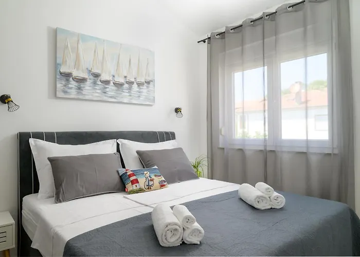 J&j New Modern Elegant With Balcony And Loggia - Free Private Parking Fast Wi-fi And 3 Air Conditioners *