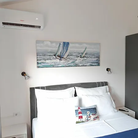 J&j New Modern Elegant With Balcony And Loggia - Free Private Parking - Fast Wi-fi And 3 Air Conditioners דירה *