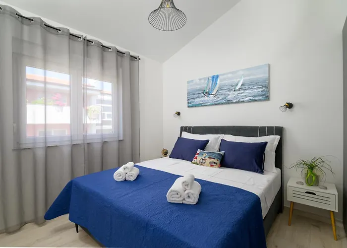 J&j New Modern Elegant With Balcony And Loggia - Free Private Parking Fast Wi-fi And 3 Air Conditioners *