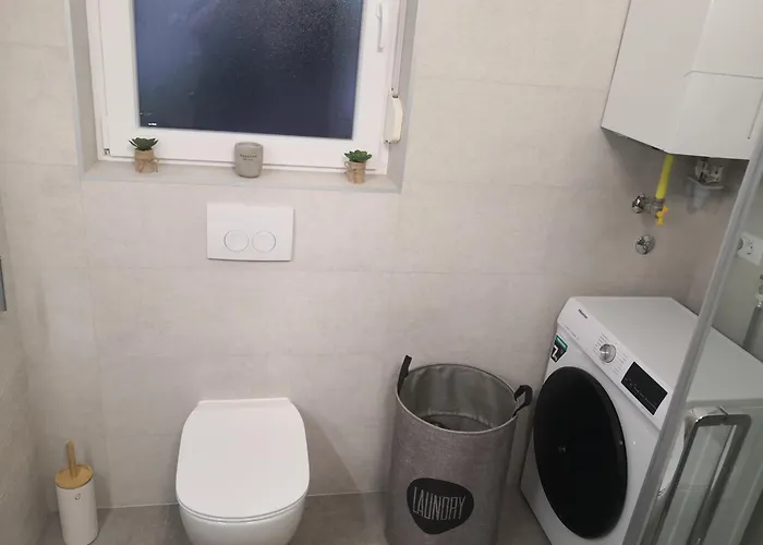J&j New Modern Elegant With Balcony And Loggia - Free Private Parking Fast Wi-fi And 3 Air Conditioners * Pula